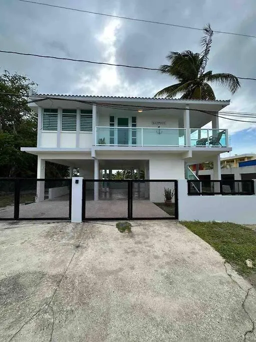 Lovely Beach House In Playa Sardinera Hatillo Holiday home